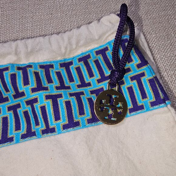 Tory Birch Dust Bag with Drawstring and Gold Tory Charm 23x21 - Picture 2 of 5